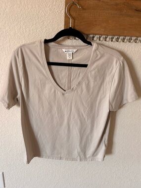 Athleta Light Beige V-Neck Short Sleeve Tee